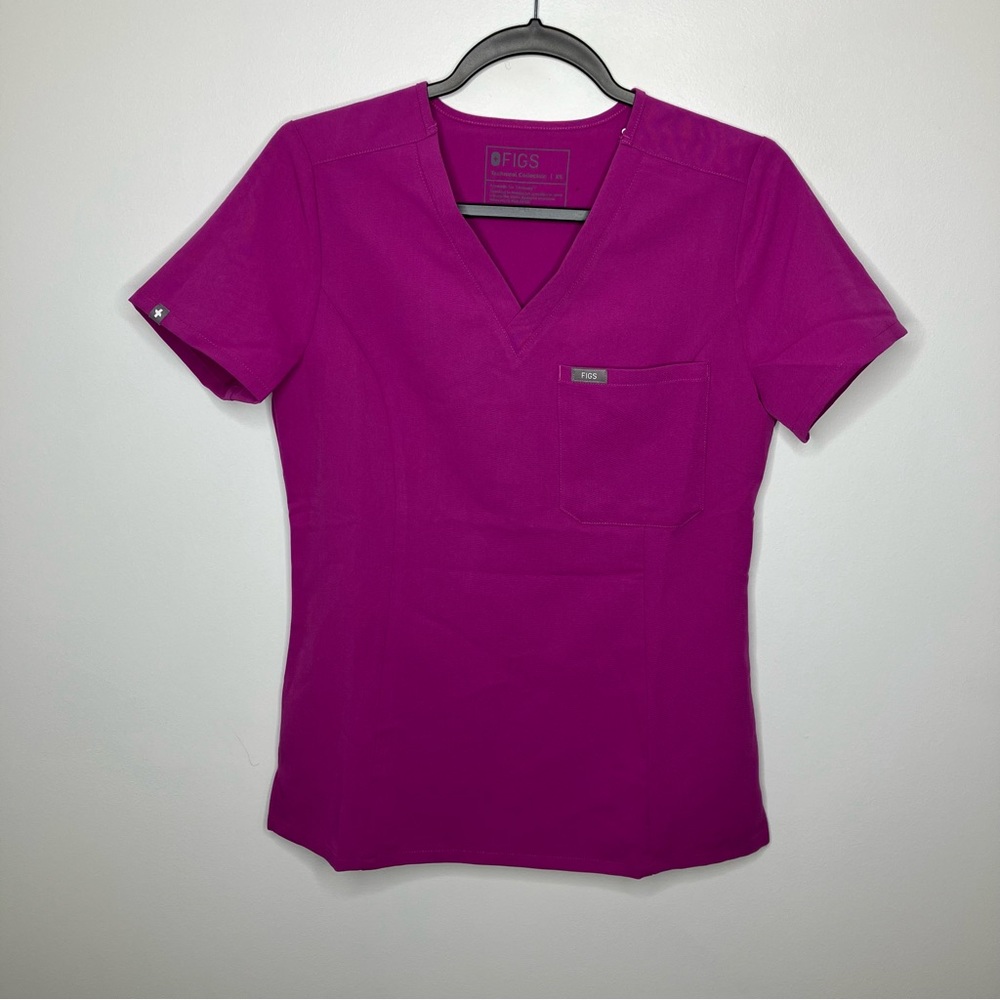 Figs Women's Top in Vibrant Magenta